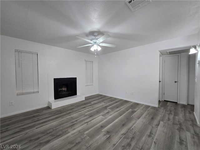 2742 Alicialynn Way A, Las Vegas, NV 89121