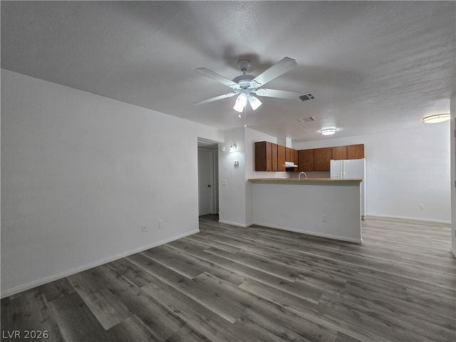 2742 Alicialynn Way A, Las Vegas, NV 89121