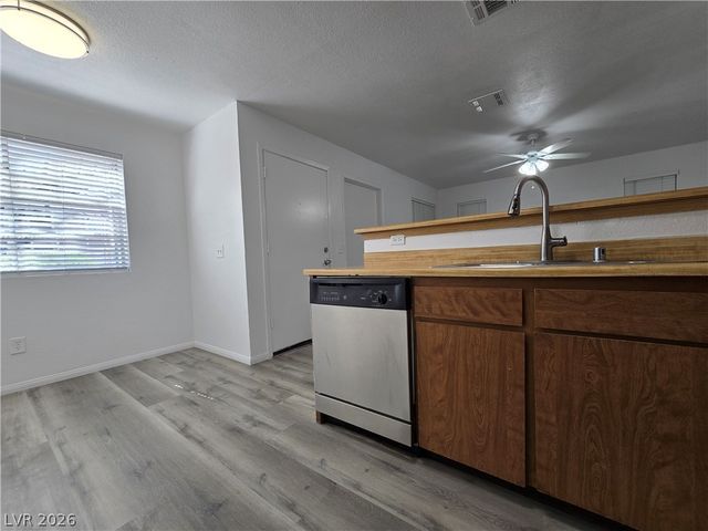 2742 Alicialynn Way A, Las Vegas, NV 89121