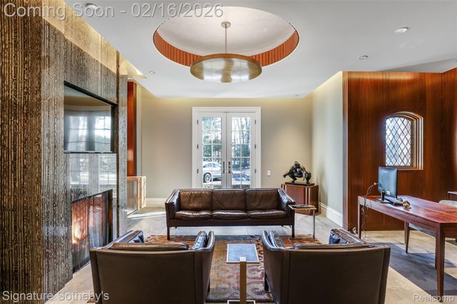 341 Lowell Court, Bloomfield Charter Township, MI 48304