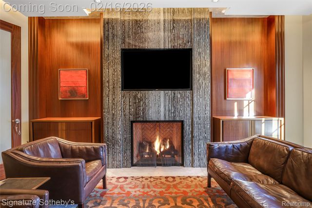 341 Lowell Court, Bloomfield Charter Township, MI 48304