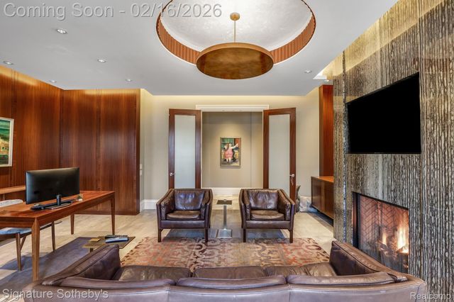 341 Lowell Court, Bloomfield Charter Township, MI 48304