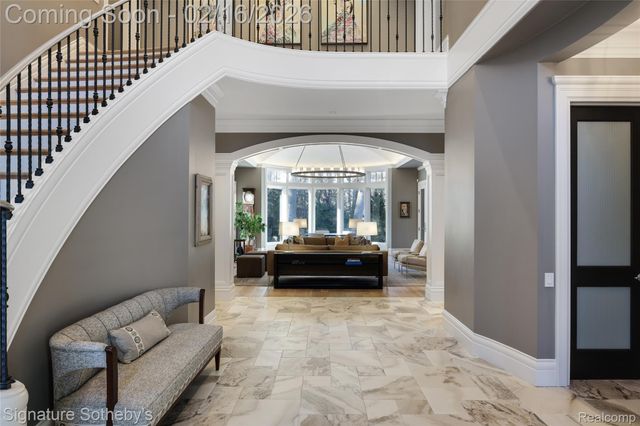 341 Lowell Court, Bloomfield Charter Township, MI 48304