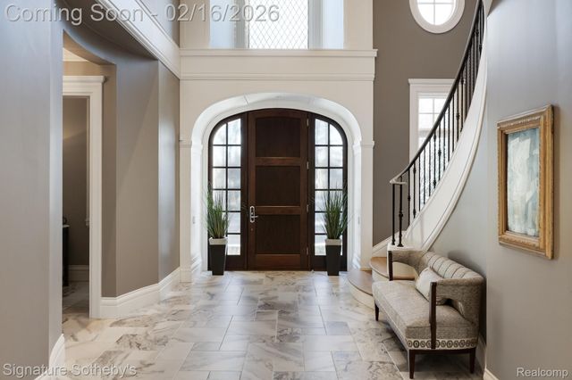 341 Lowell Court, Bloomfield Charter Township, MI 48304