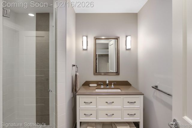 341 Lowell Court, Bloomfield Charter Township, MI 48304