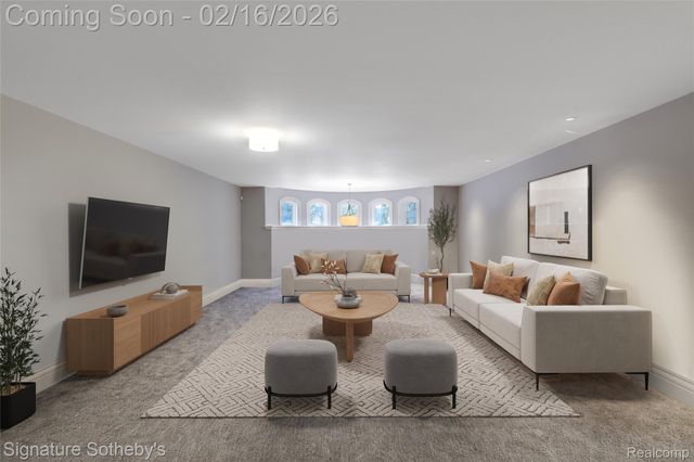 341 Lowell Court, Bloomfield Charter Township, MI 48304