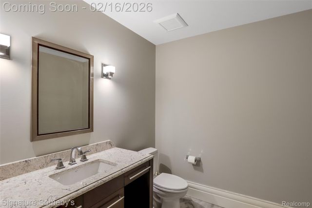 341 Lowell Court, Bloomfield Charter Township, MI 48304