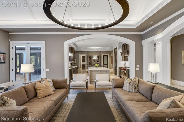 341 Lowell Court, Bloomfield Charter Township, MI 48304