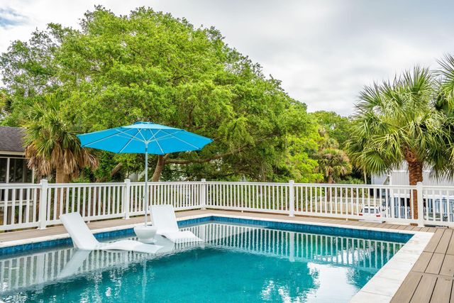17 Sand Dollar Drive, Isle Of Palms, SC 29451