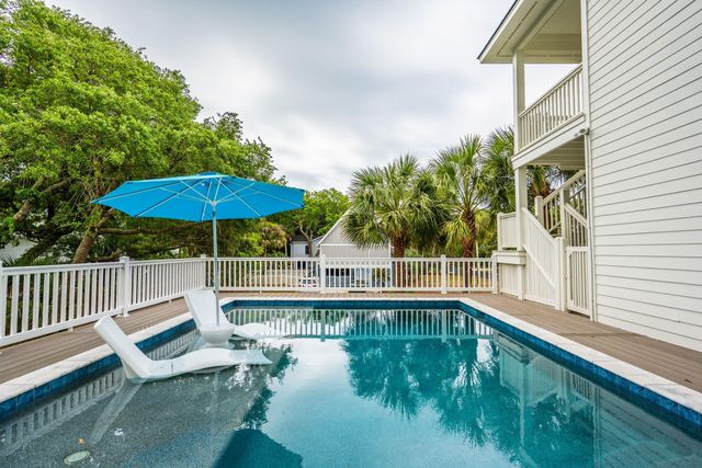 17 Sand Dollar Drive, Isle Of Palms, SC 29451