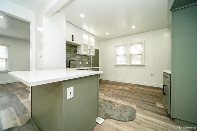 16240 Washburn Street, Detroit, MI 48221