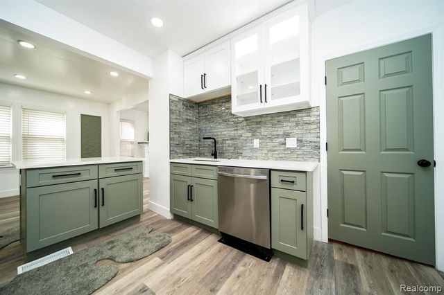 16240 Washburn Street, Detroit, MI 48221