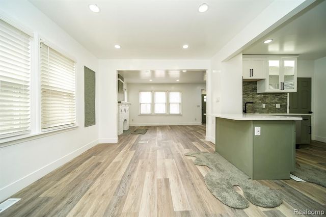 16240 Washburn Street, Detroit, MI 48221