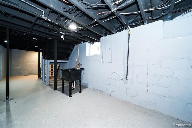 16240 Washburn Street, Detroit, MI 48221