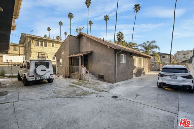 1611 Winona Boulevard, Los Angeles, CA 90027