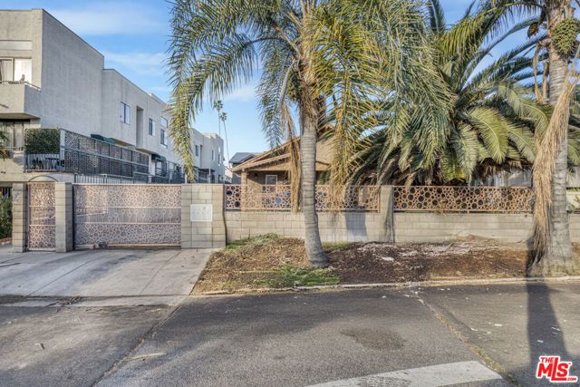 1611 Winona Boulevard, Los Angeles, CA 90027