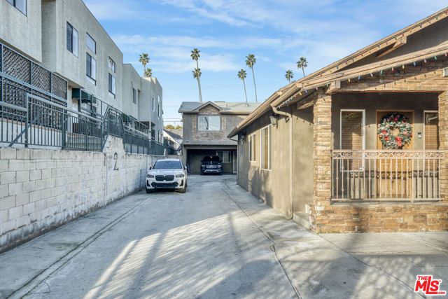 1611 Winona Boulevard, Los Angeles, CA 90027