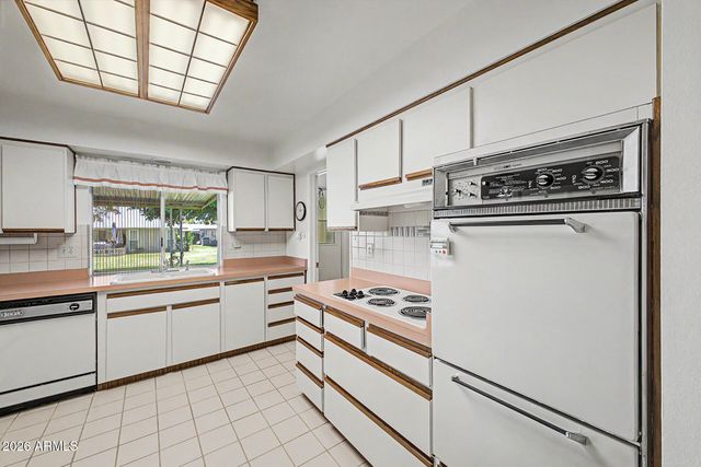 9933 W PLEASANT VALLEY Road, Sun City, AZ 85351