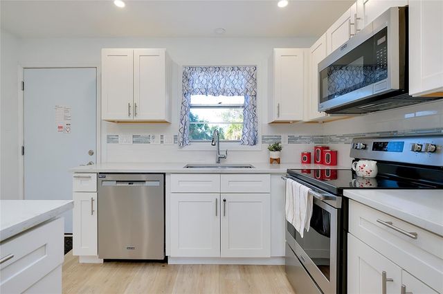 1 QUAILS RUN BOULEVARD 2, Englewood, FL 34223