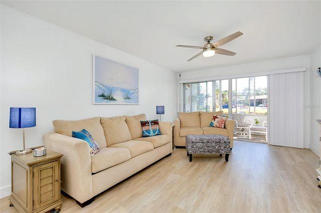 1 QUAILS RUN BOULEVARD 2, Englewood, FL 34223