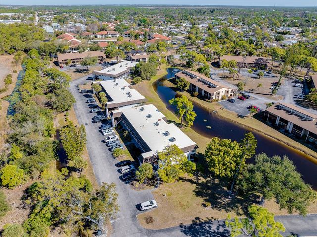 1 QUAILS RUN BOULEVARD 2, Englewood, FL 34223