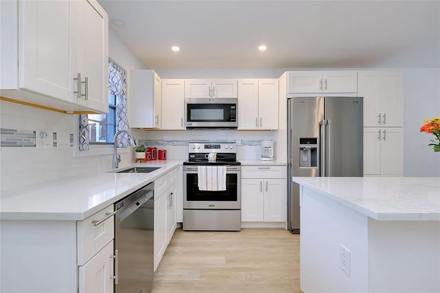 1 QUAILS RUN BOULEVARD 2, Englewood, FL 34223