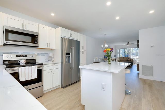 1 QUAILS RUN BOULEVARD 2, Englewood, FL 34223