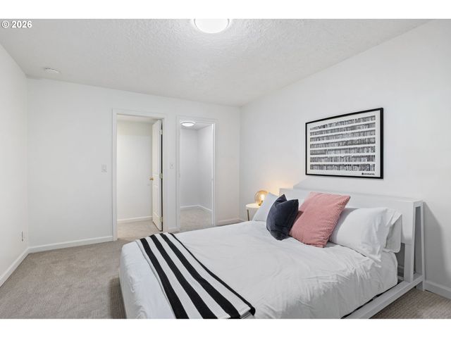 3227 Nw LURAY Ter, Portland, OR 97210