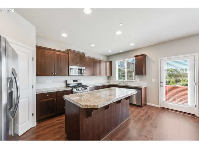 9019 N DOGWOOD St, Camas, WA 98607