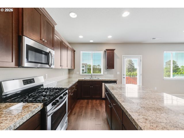 9019 N DOGWOOD St, Camas, WA 98607