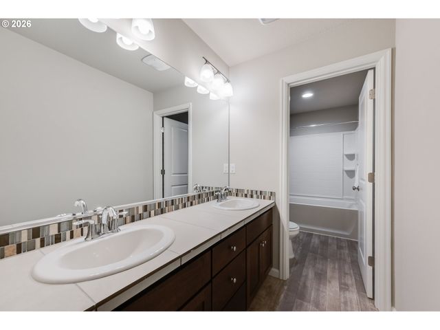 9019 N DOGWOOD St, Camas, WA 98607