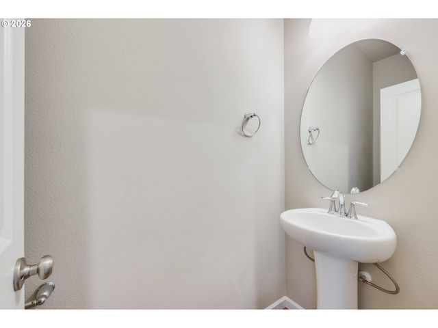 9019 N DOGWOOD St, Camas, WA 98607