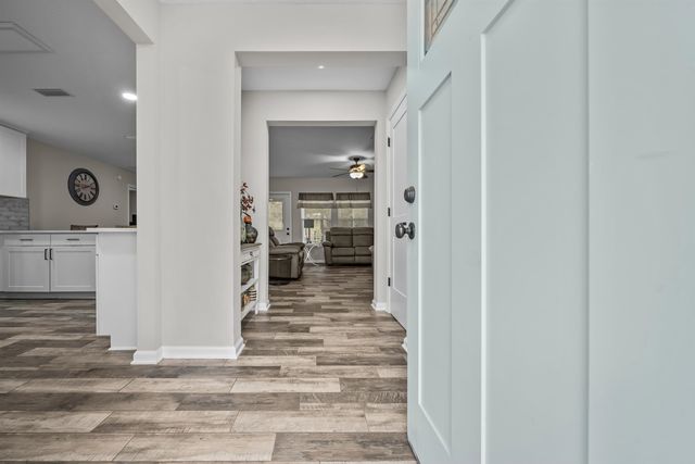 232 Kyte Rd, San Mateo, FL 32187