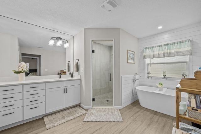 232 Kyte Rd, San Mateo, FL 32187