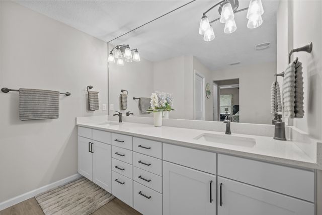 232 Kyte Rd, San Mateo, FL 32187