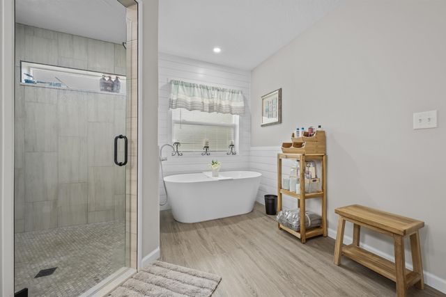 232 Kyte Rd, San Mateo, FL 32187