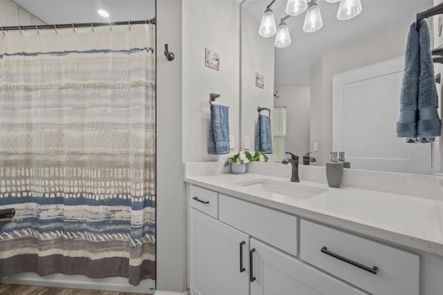 232 Kyte Rd, San Mateo, FL 32187