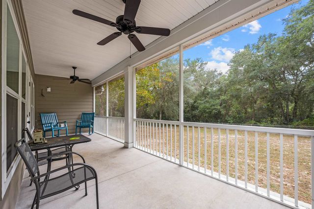 232 Kyte Rd, San Mateo, FL 32187