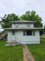 1003 Bluff Street, Cedar Falls, IA 50613