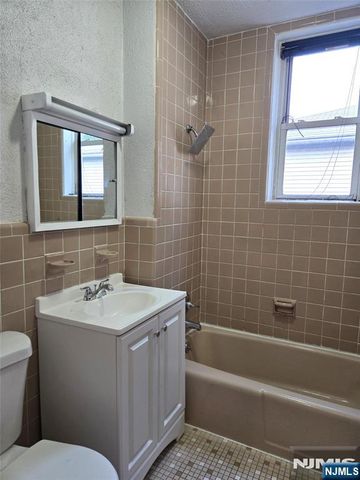 101-105 Page Avenue 105 Floor 2, Lyndhurst, NJ 07071