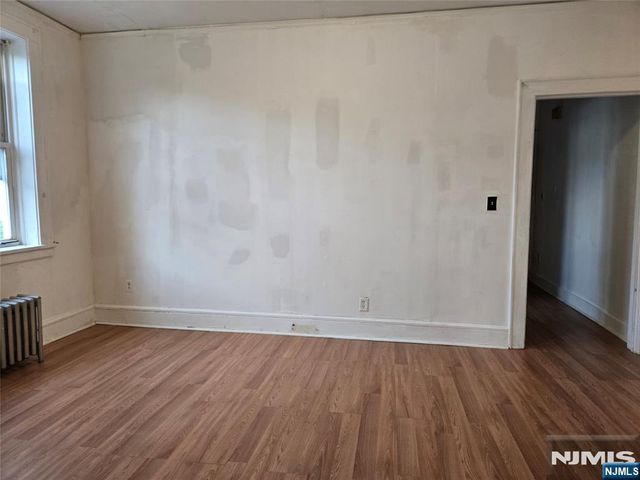 101-105 Page Avenue 105 Floor 2, Lyndhurst, NJ 07071