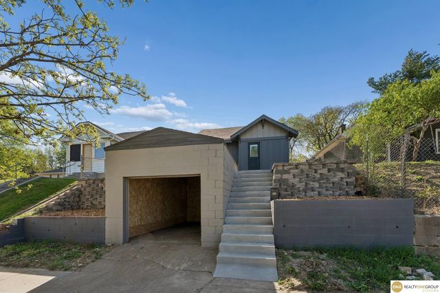 2436 S 23rd Street, Omaha, NE 68108