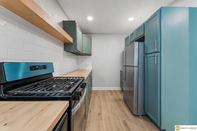 2436 S 23rd Street, Omaha, NE 68108