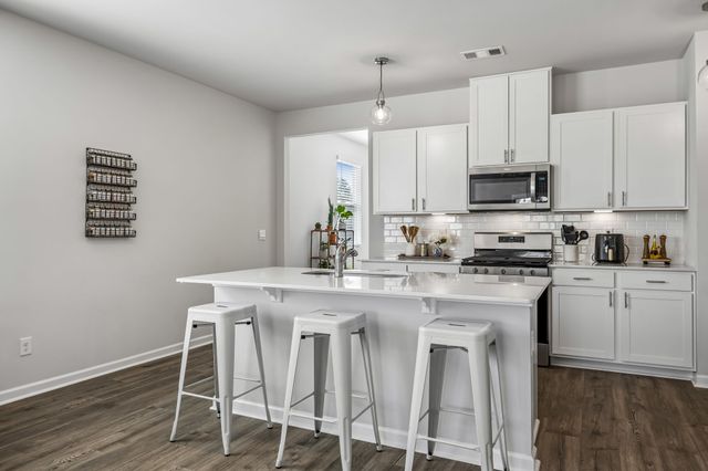 7383 Lang Ave, White House, TN 37188