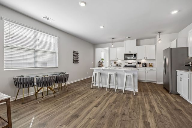 7383 Lang Ave, White House, TN 37188