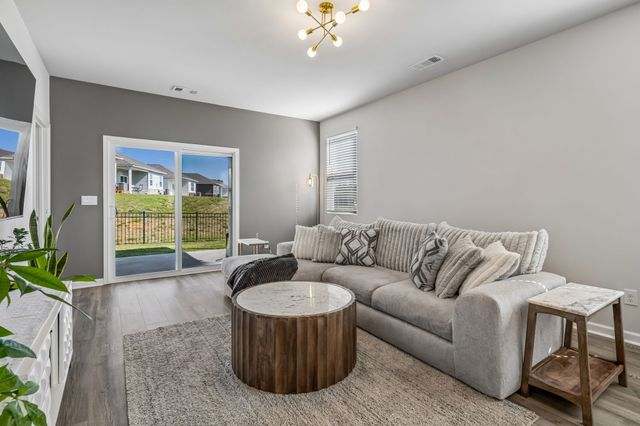 7383 Lang Ave, White House, TN 37188
