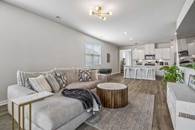 7383 Lang Ave, White House, TN 37188