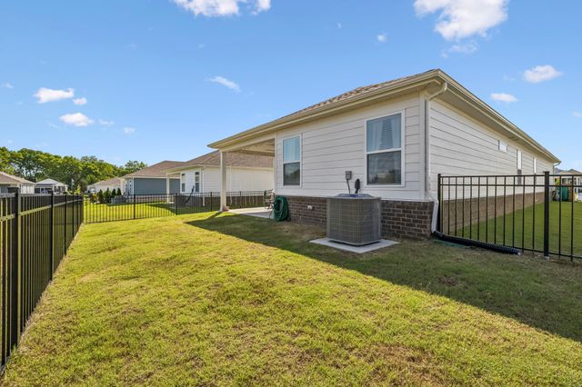 7383 Lang Ave, White House, TN 37188