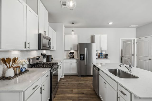 7383 Lang Ave, White House, TN 37188