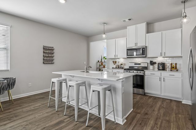 7383 Lang Ave, White House, TN 37188